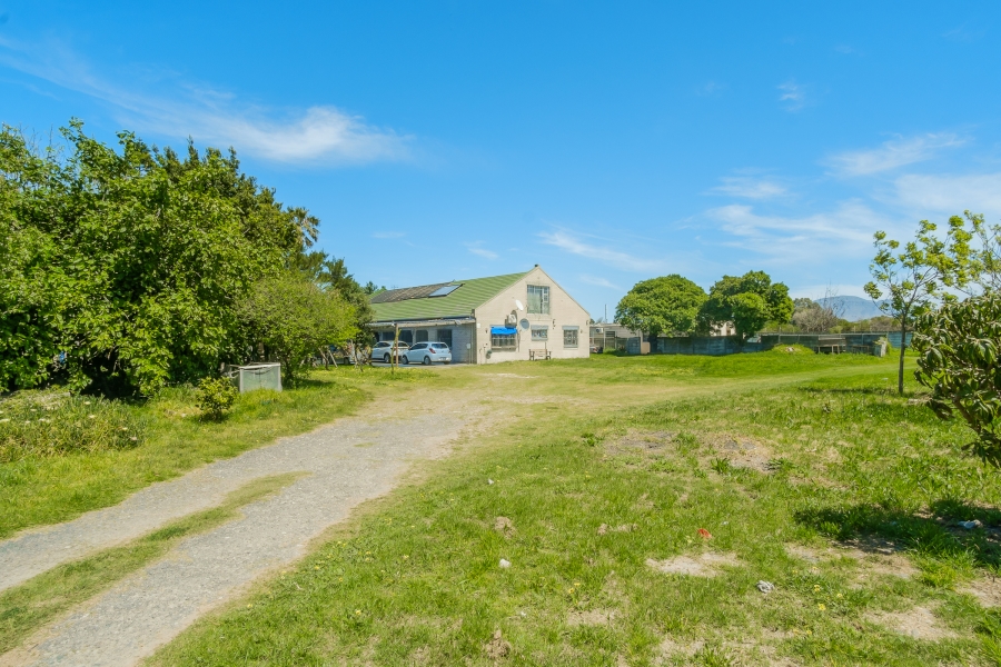 11 Bedroom Property for Sale in Wetton Western Cape